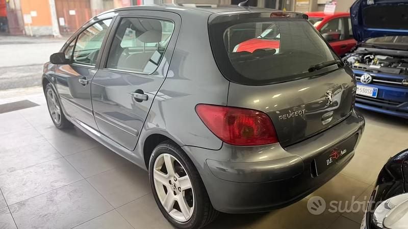 Usata Peugeot 307 135 CV (99 kW) 2004 Grigio Berlina