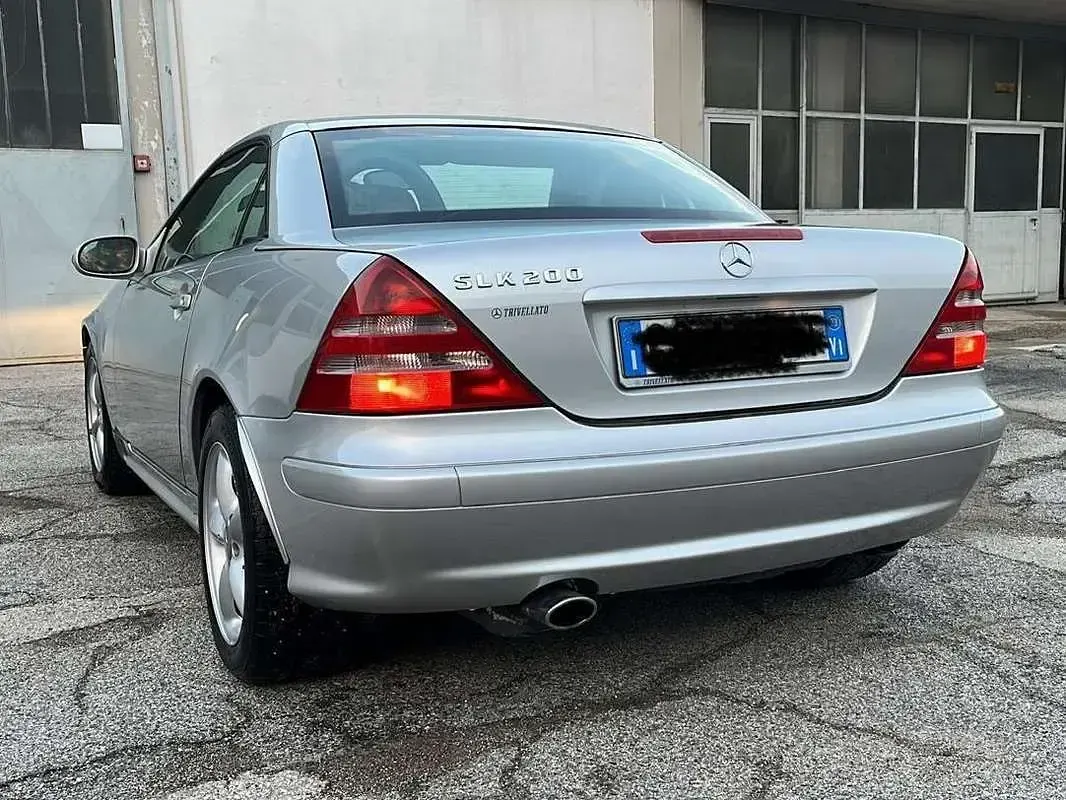 Usata Mercedes SLK200 163 CV (119 kW) 2003 Argento Cabrio