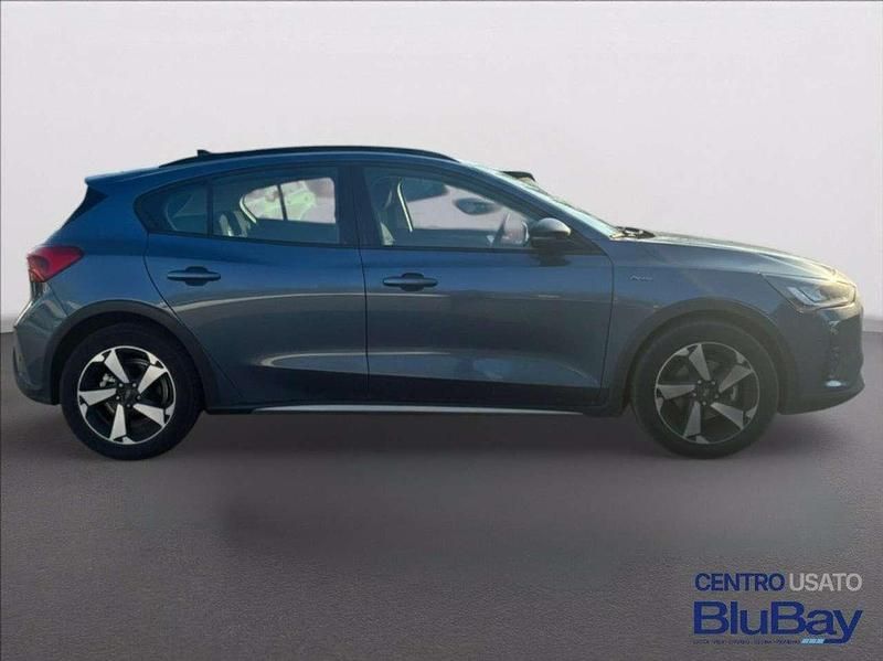 Usata Ford Focus Active 125 CV (91 kW) 2024 Chrome blue SUV