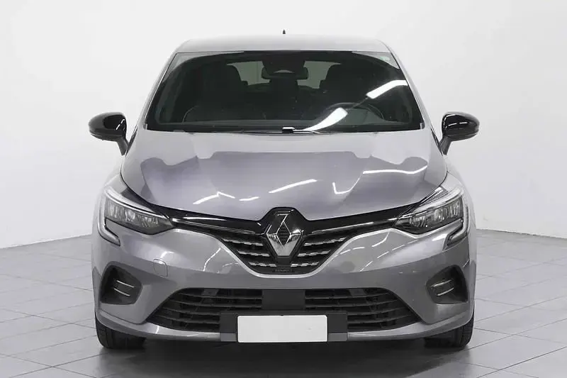 Usata Renault Clio Techno 145 CV (106 kW) 2023 Grigio Utilitaria