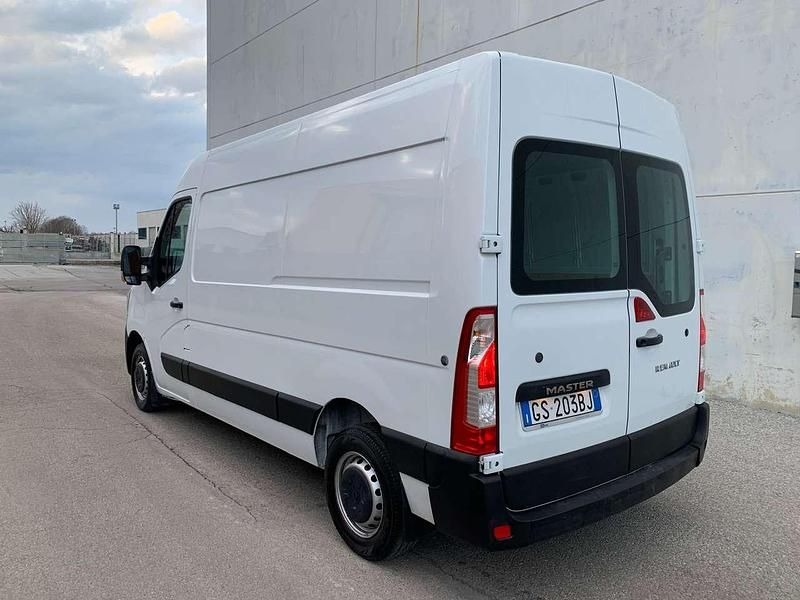 Usata Renault Master 150 CV (110 kW) 2022 Bianco pastello Monovolume