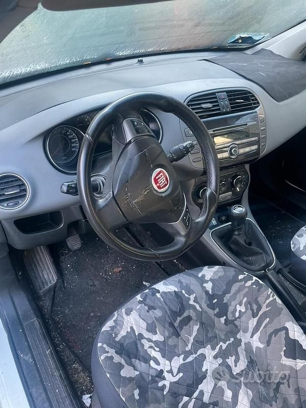 Usata Fiat Bravo 105 CV (77 kW) 2010 Bianco Utilitaria