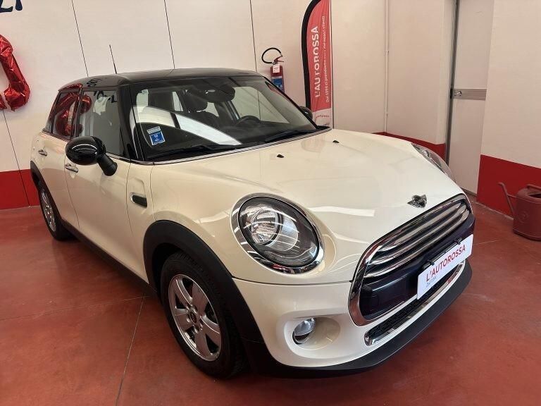Usata Mini Cooper D Business 116 CV (85 kW) 2015 Bianco Utilitaria