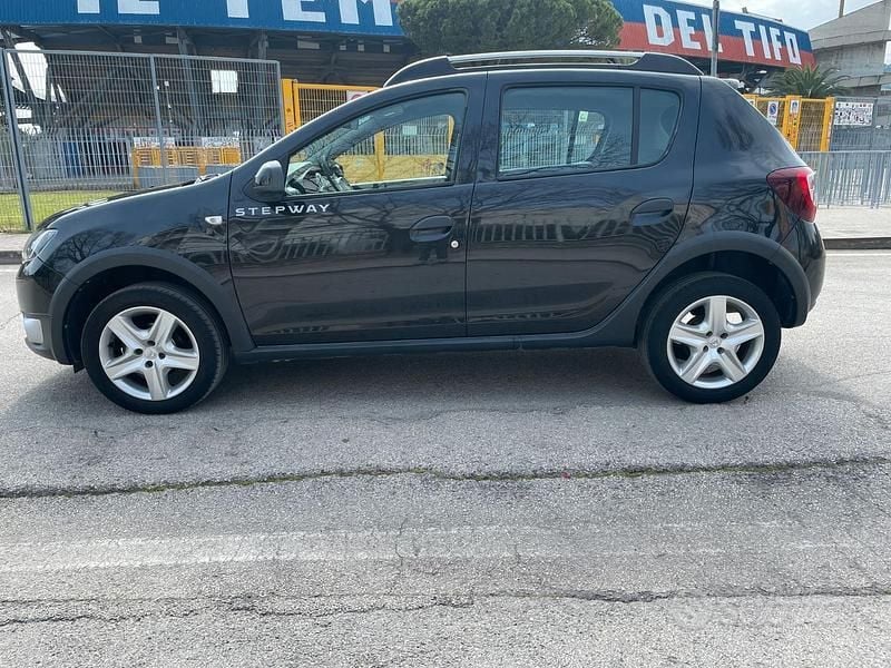 Usata Dacia Sandero Stepway 2013 Nero Berlina