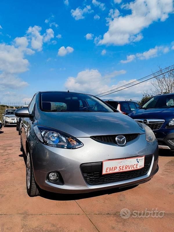 Grigio Usata 2009 Mazda 2 Tre volumi | 1700 € (Ottimo prezzo) - Immagine 1/4