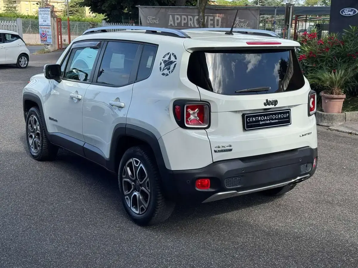 Usata Jeep Renegade Limited 140 CV (102 kW) 2015 Bianco SUV