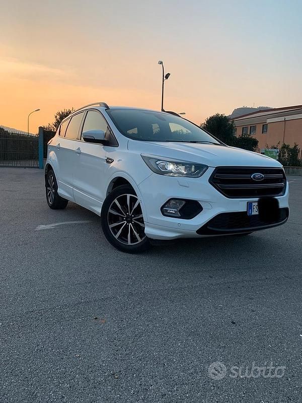 Usata Ford Kuga ST-Line 120 CV (88 kW) 2018 Bianco SUV