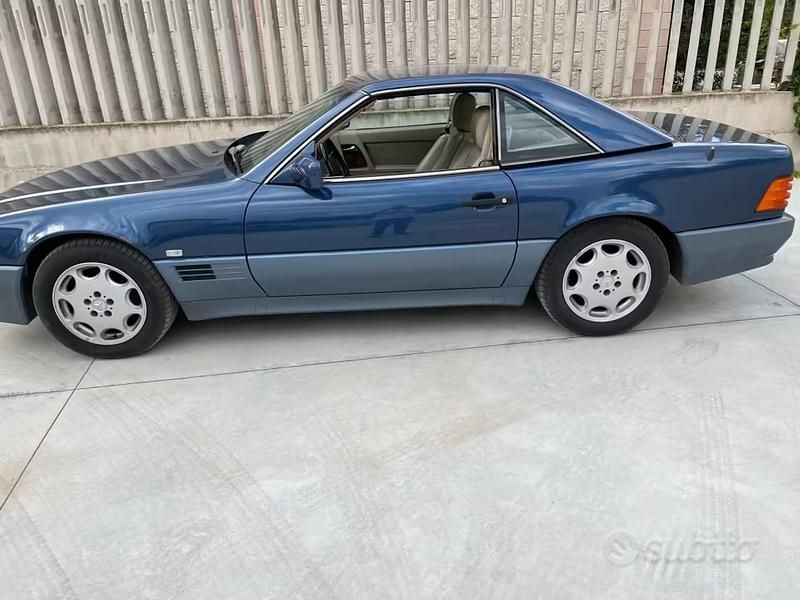Usata Mercedes SL500 333 CV (244 kW) 1990 Blu Cabrio