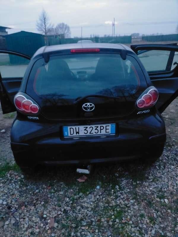 Usata Toyota Aygo 68 CV (50 kW) 2009 Nero Utilitaria