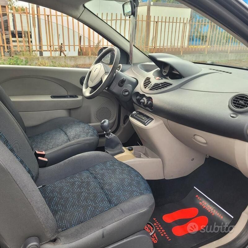 Usata Renault Twingo 76 CV (55 kW) 2007 Nero Utilitaria
