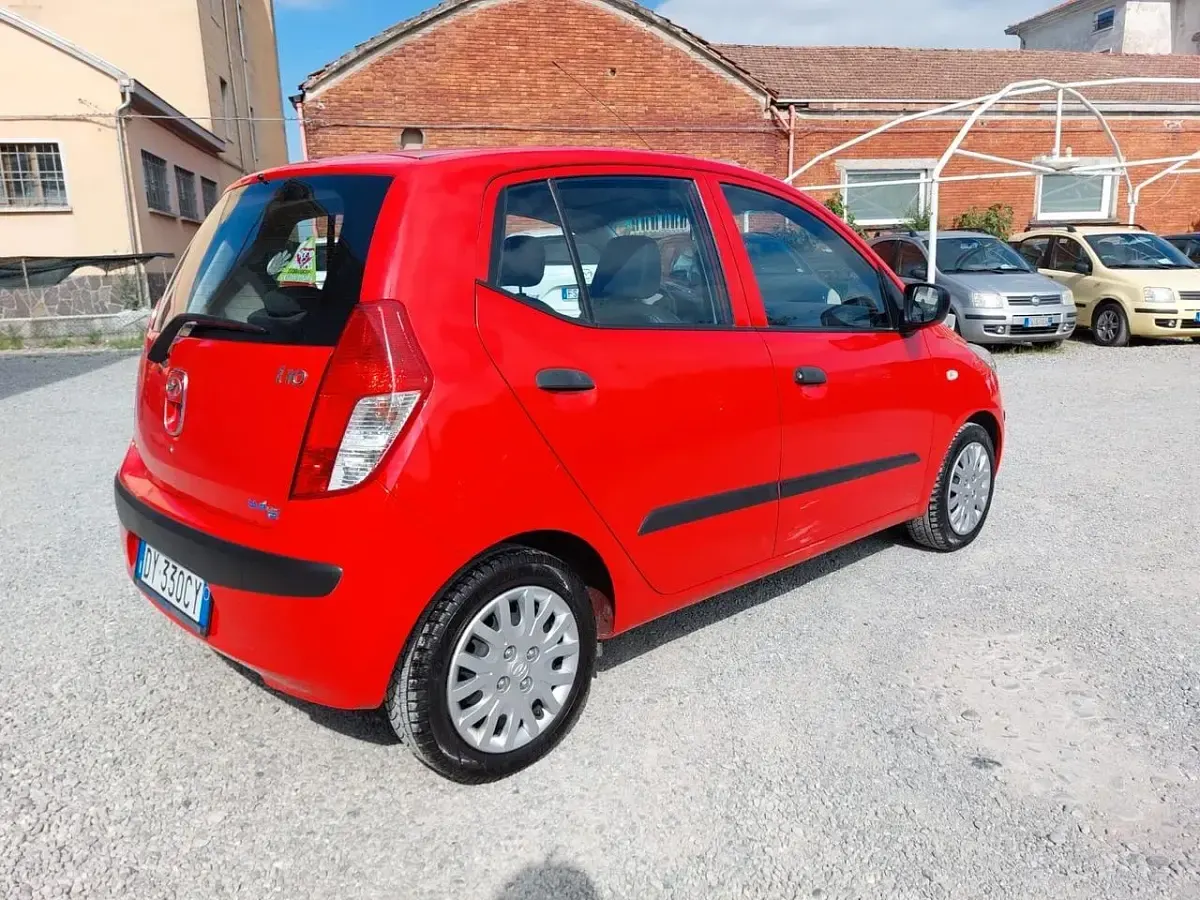 Usata Hyundai i10 Style 63 CV (46 kW) 2009 Rosso Utilitaria