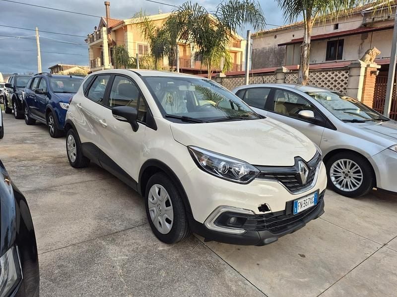 Usata Renault Captur Bose Edition 90 CV (66 kW) 2018 Beige SUV