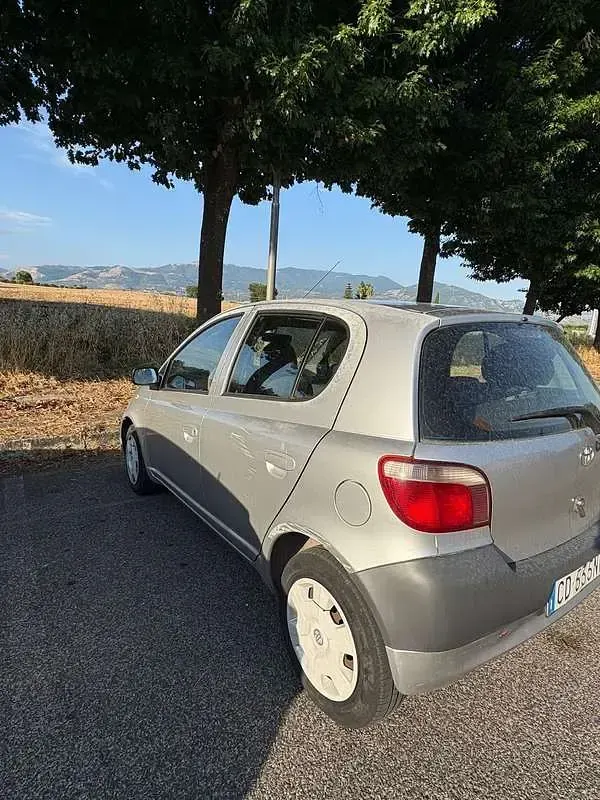 Usata Toyota Yaris Sol 68 CV (50 kW) 2002 Berlina
