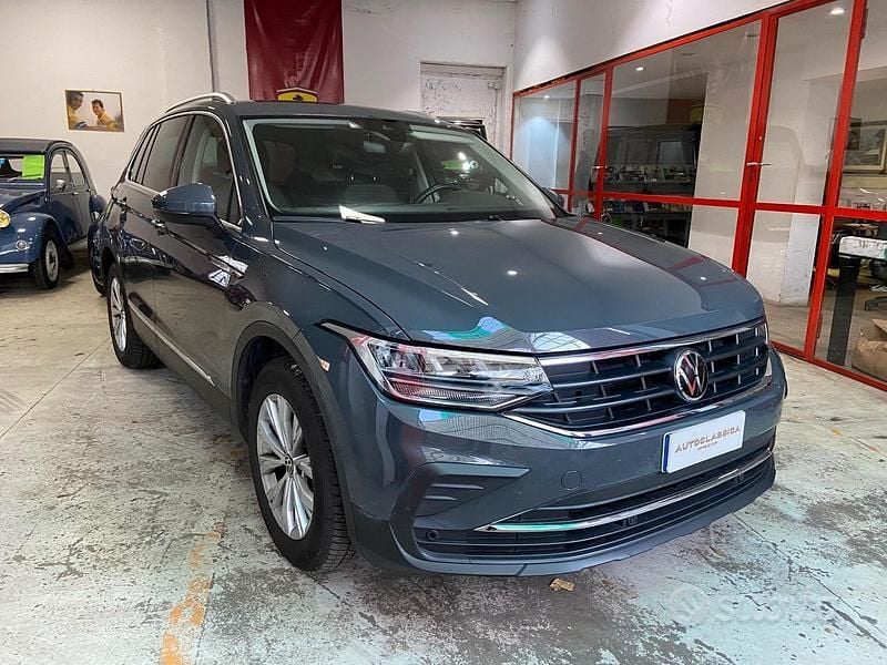 Usata VW Tiguan Life 150 CV (110 kW) 2023 Grigio SUV