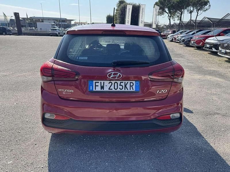 Usata Hyundai i20 75 CV (55 kW) 2019 Rosso Utilitaria