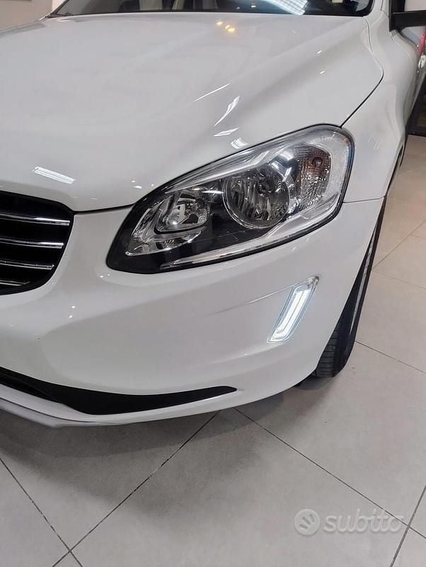Usado Volvo XC60 Business Edition 150 CV (110 kW) 2017 Blanco SUV