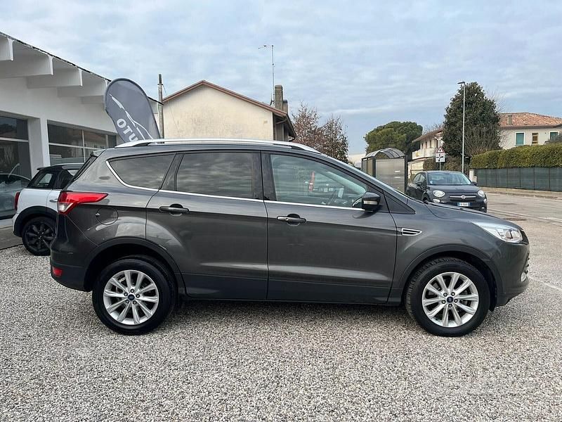 Usata Ford Kuga S 150 CV (110 kW) 2016 Grigio SUV