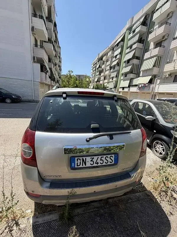 Usata Chevrolet Captiva 150 CV (110 kW) 2008 Grigio SUV
