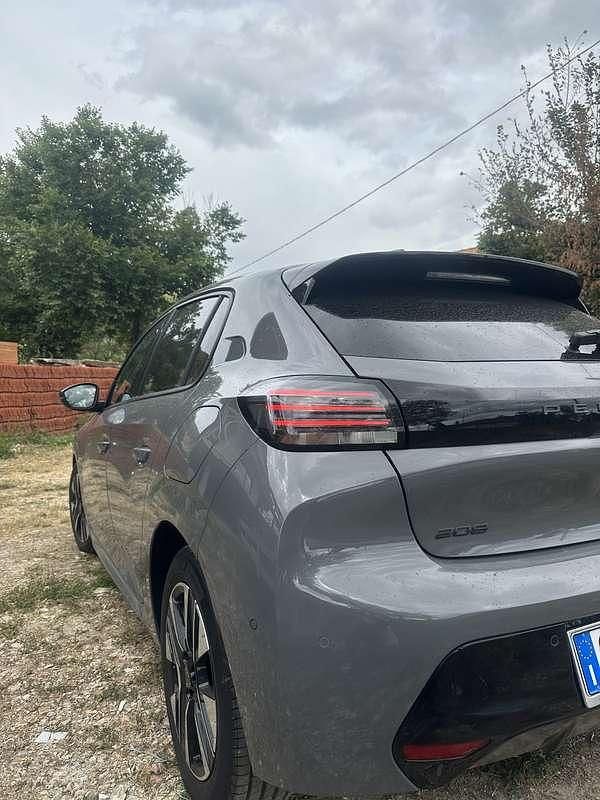 Usata Peugeot 208 Allure 101 CV (74 kW) 2024 Utilitaria