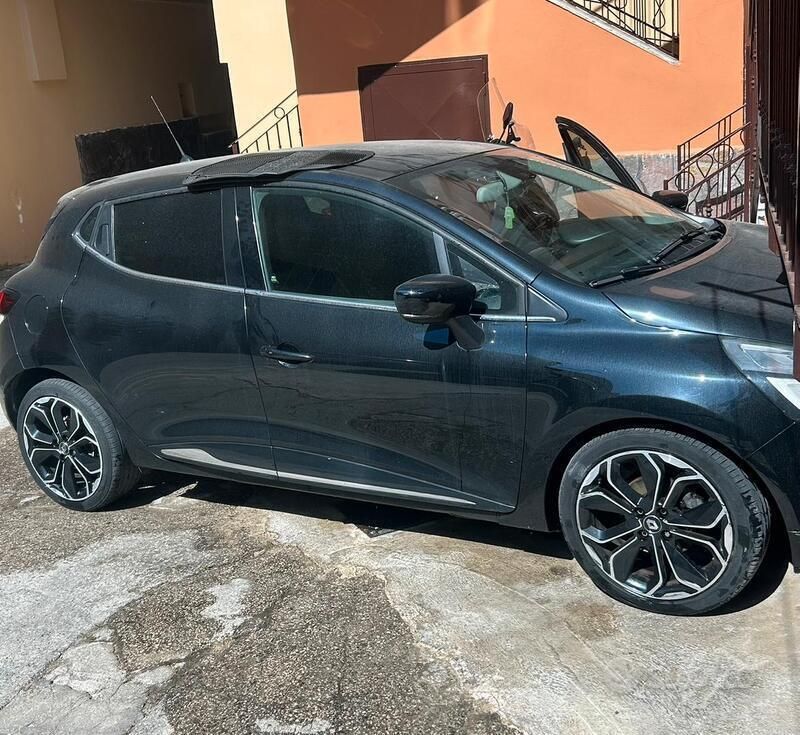 Usata Renault Clio IV 90 CV (66 kW) 2017 Nero Utilitaria