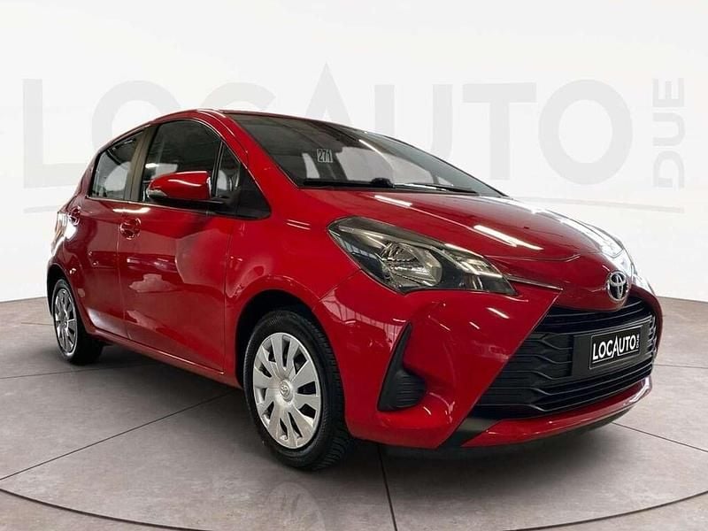 Usata Toyota Yaris Active 72 CV (52 kW) 2018 Rosso Berlina