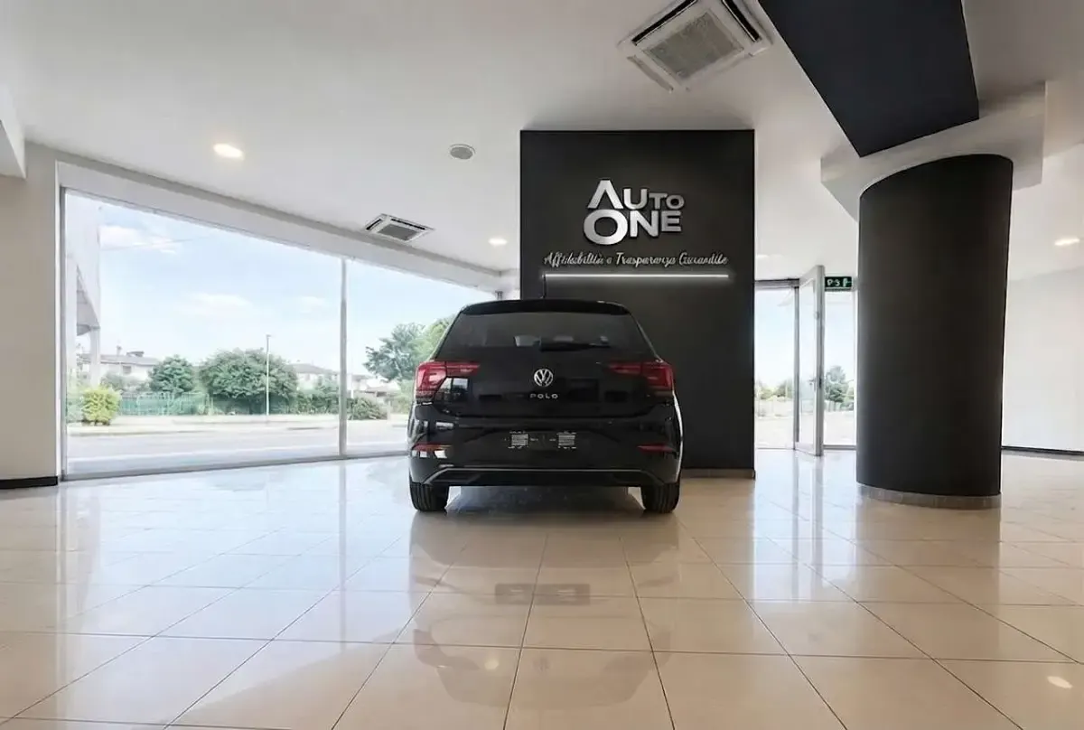 Usata VW Polo Style 95 CV (69 kW) 2023 Nero Utilitaria