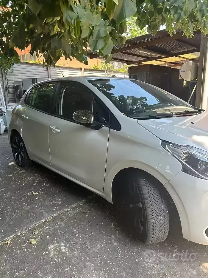 Usata Peugeot 208 83 CV (61 kW) 2019 Bianco Utilitaria