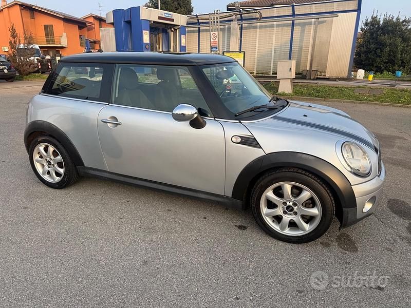 Usata Mini Cooper D 108 CV (79 kW) 2010 Grigio Utilitaria