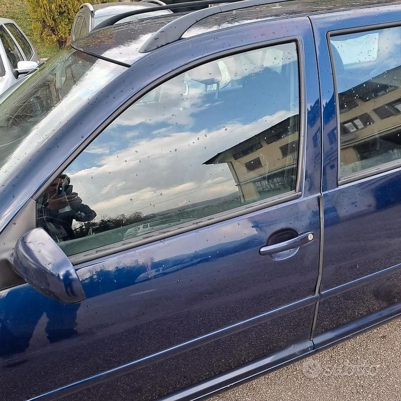 Usata VW Bora Trendline 110 CV (80 kW) 2002 Blu Station wagon