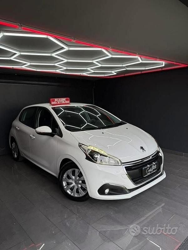 Usata Peugeot 208 Allure 75 CV (55 kW) 2017 Beige Utilitaria