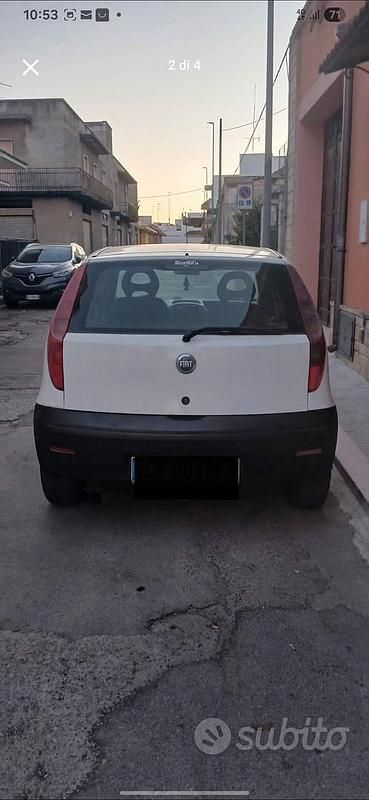 Usata Fiat Punto 70 CV (51 kW) 2003 Bianco Utilitaria