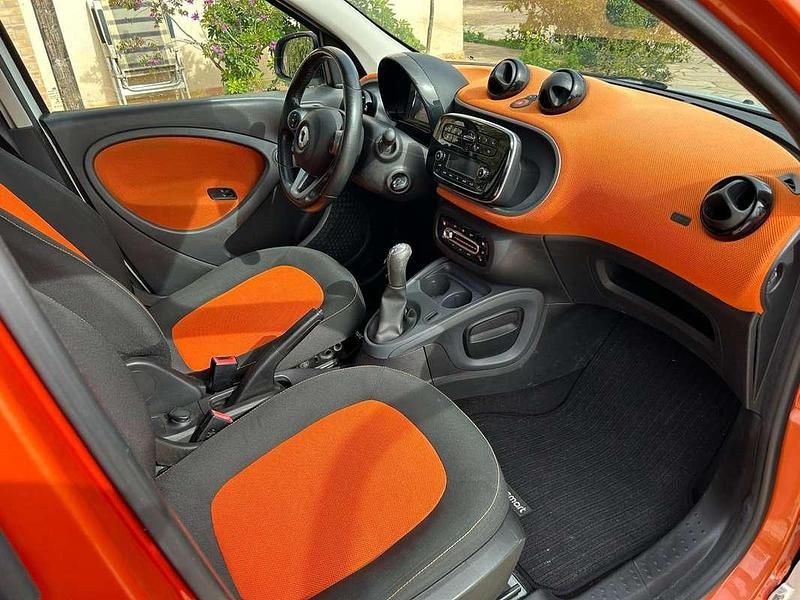 Usata Smart ForFour Passion 109 CV (80 kW) 2015 Arancione Utilitaria