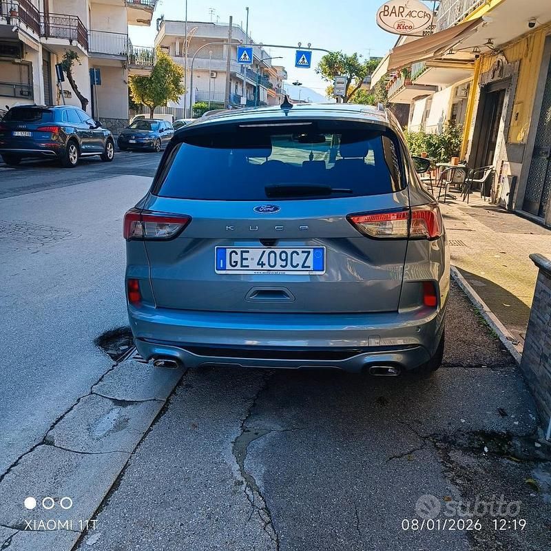 Usata Ford Kuga 120 CV (88 kW) 2021 Marrone SUV