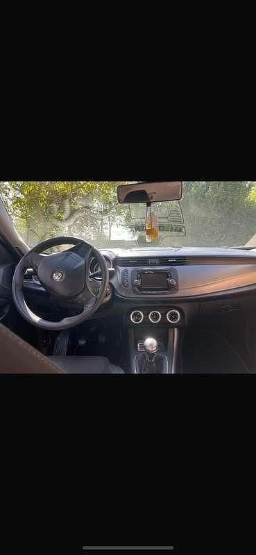 Usata 2015 Alfa Romeo Giulietta Utilitaria | 4200 € (Super prezzo) - Immagine 1/4