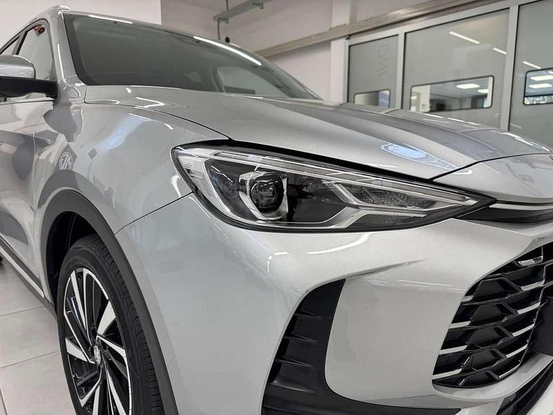 Usata MG ZS Luxury 102 CV (75 kW) 2025 Grigio SUV
