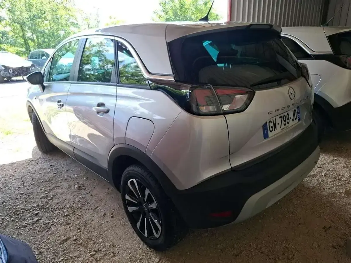 Usata Opel Crossland Elegance 110 CV (80 kW) 2024 Argento SUV