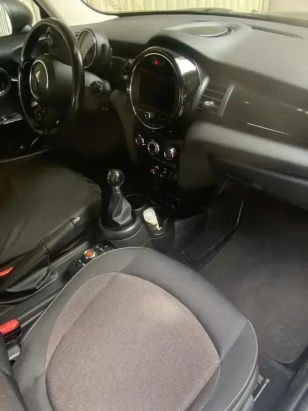 Usata Mini ONE 75 CV (55 kW) 2017 Nero Utilitaria