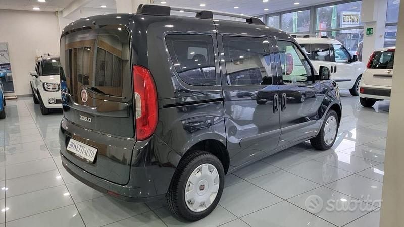 Usata Fiat Doblò 95 CV (69 kW) 2015 Nero Monovolume