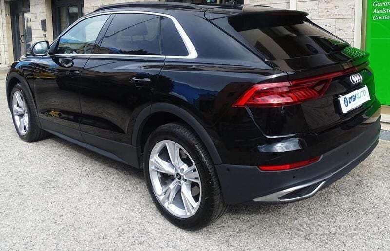 Usata Audi Q8 Comfort 340 CV (250 kW) 2023 Nero SUV