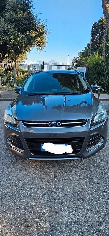 Usata Ford Kuga 163 CV (119 kW) 2015 Grigio SUV