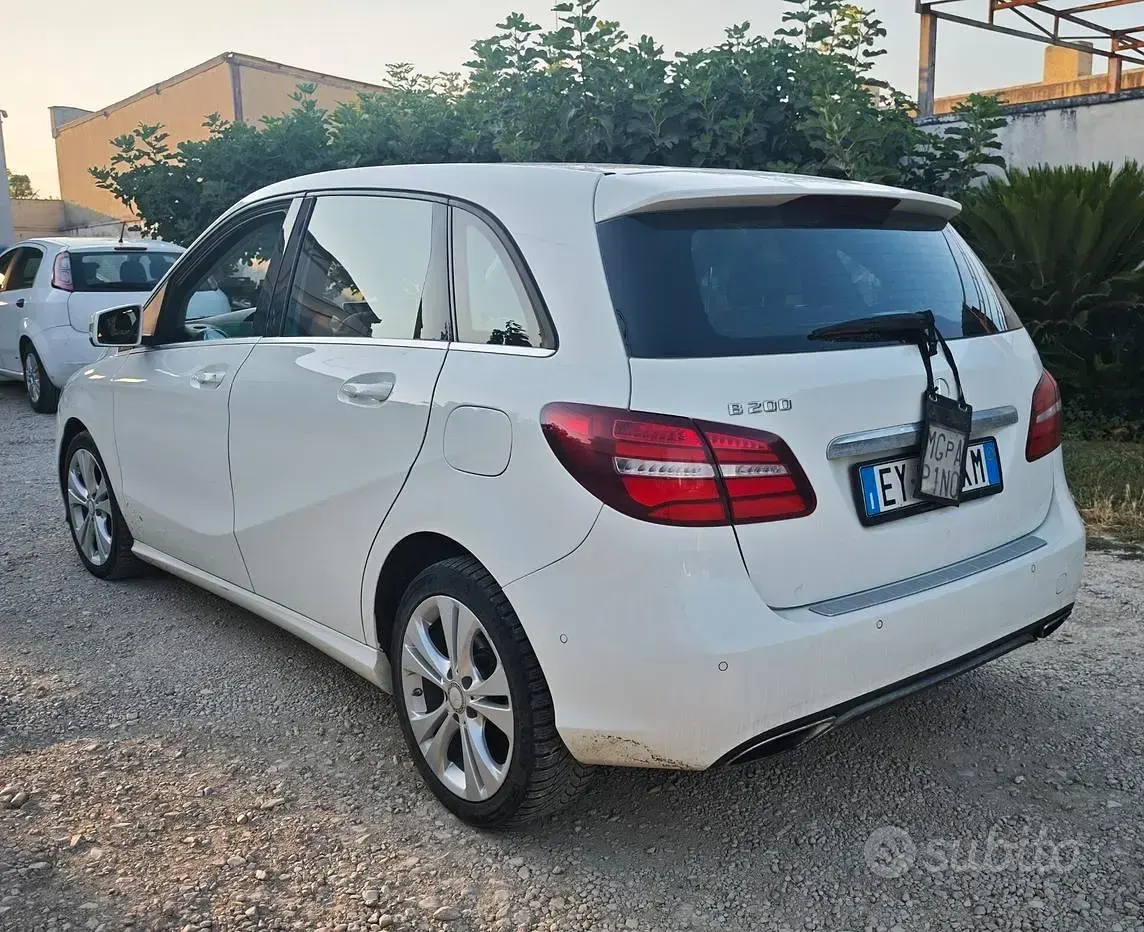 Usata Mercedes B200 Executive 136 CV (100 kW) 2015 Bianco Utilitaria
