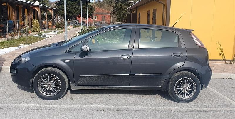 Usata Fiat Punto Evo 75 CV (55 kW) 2011 Grigio Utilitaria