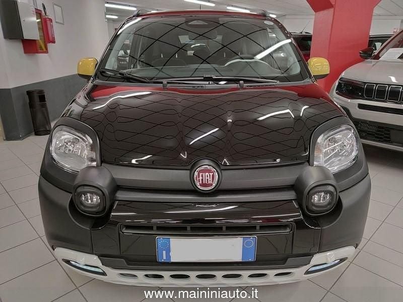Usata Fiat Panda Cross Cross Plus 69 CV (50 kW) 2025 Nero Utilitaria