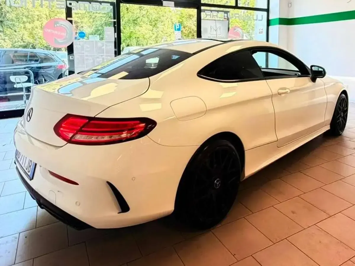 Usata Mercedes C300 Premium Plus 245 CV (180 kW) 2019 Bianco Coupé