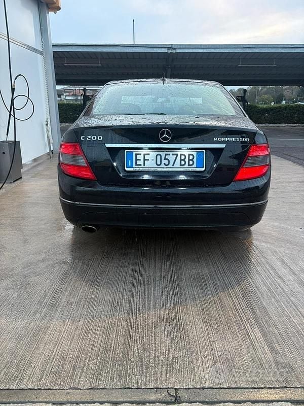 Usata Mercedes C200 Avantgarde 184 CV (135 kW) 2010 Nero Berlina