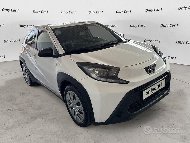 Usata Toyota Aygo X Active 72 CV (52 kW) 2023 Bianco SUV