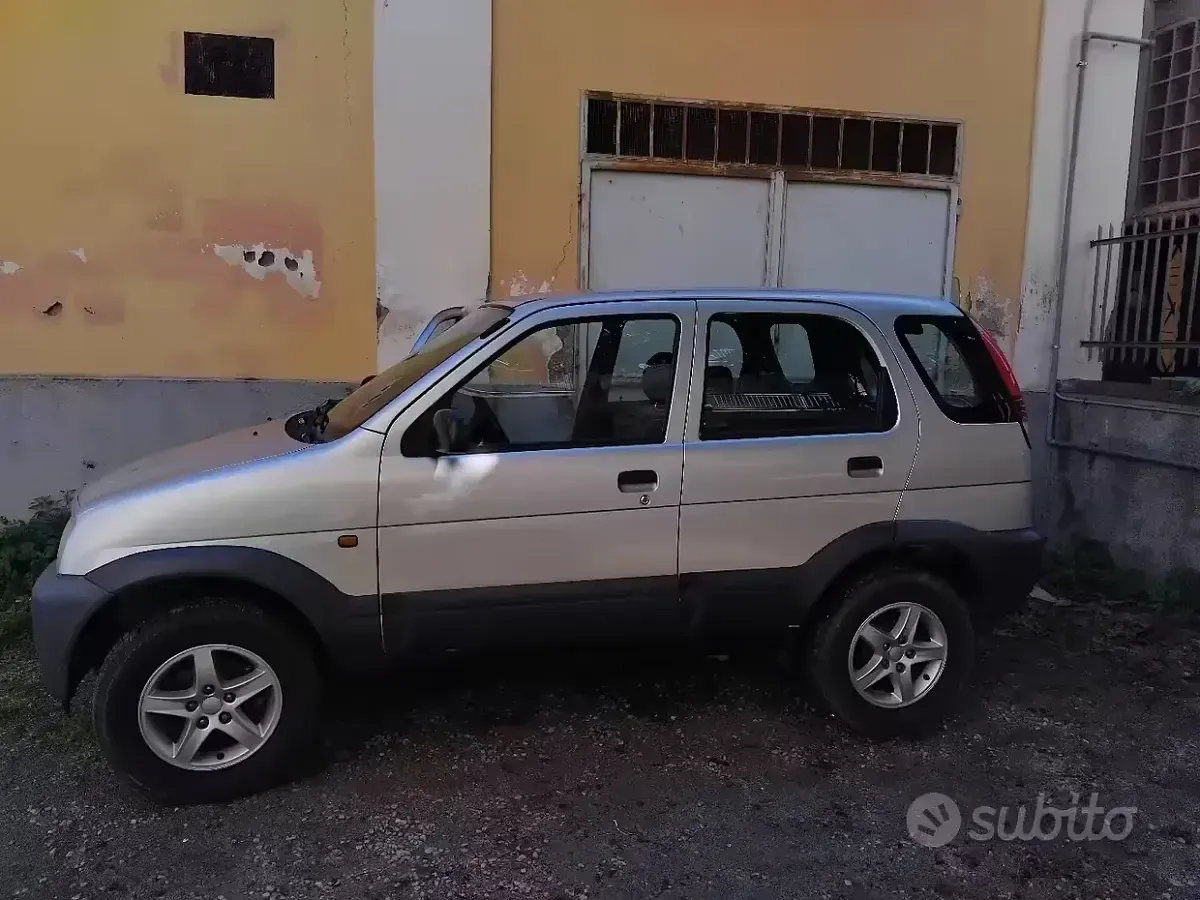 Usata Daihatsu Terios 86 CV (63 kW) 2002 Grigio SUV