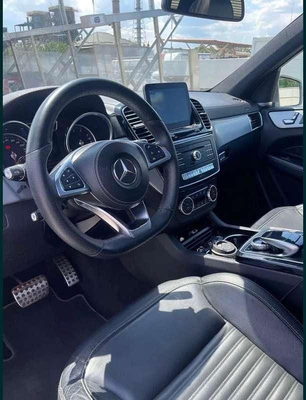 Käytetty Mercedes GLE500 Premium 453 HP (333 kW) 2016 Katumaasturi