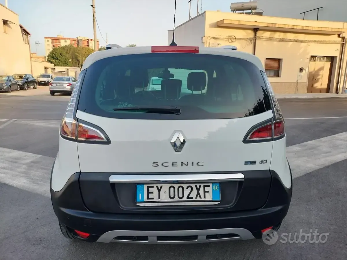 Usata Renault Scénic III XMOD 110 CV (80 kW) 2015 Bianco Monovolume