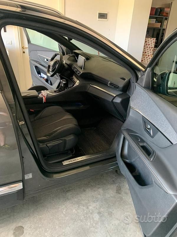 Usata Peugeot 3008 130 CV (95 kW) 2018 Verde SUV